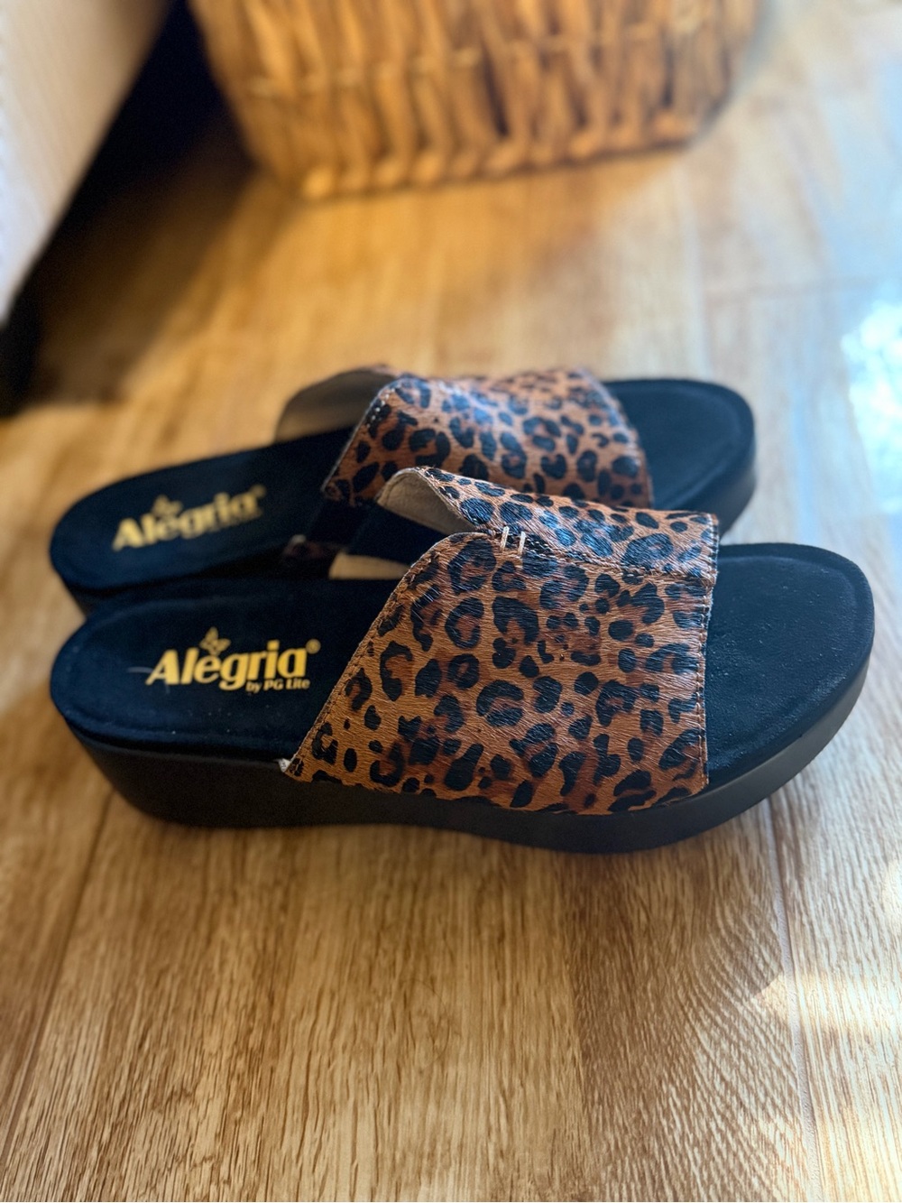 Alegria Triniti Wedge Sandals EU 38 US 8 Leather Retro comfort